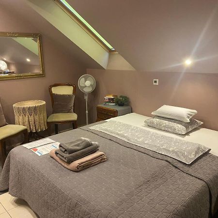 Medison Family Boutique B&B Кельце Экстерьер фото