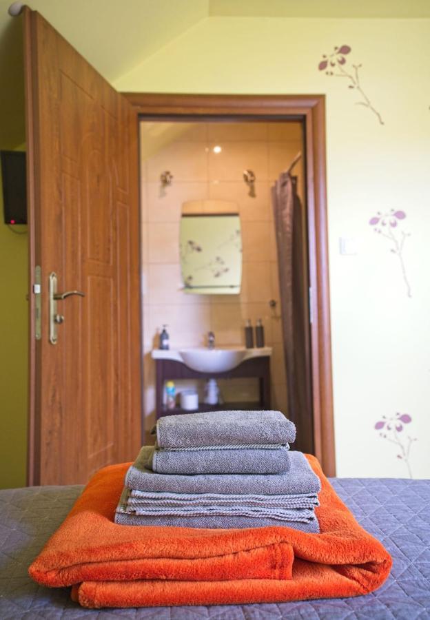 Medison Family Boutique B&B Кельце Экстерьер фото