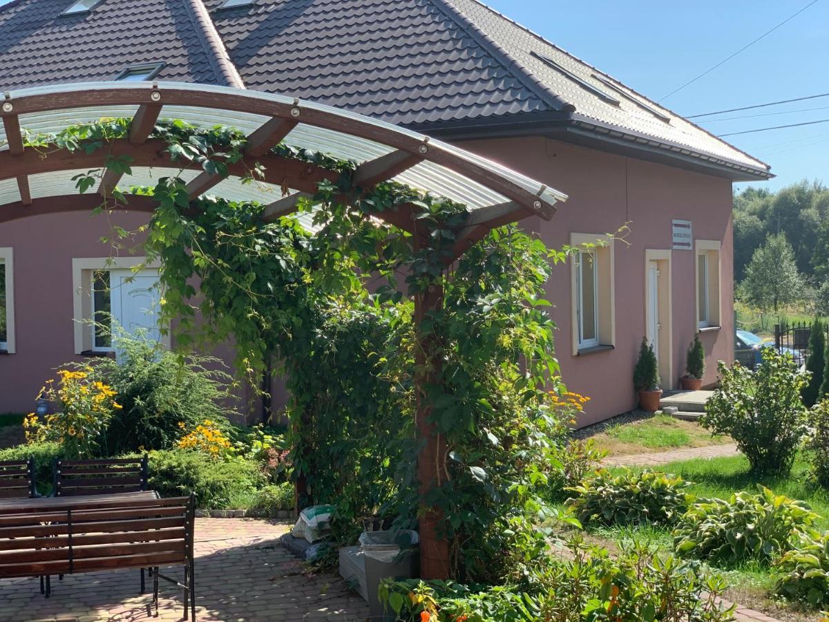Medison Family Boutique B&B Кельце Экстерьер фото