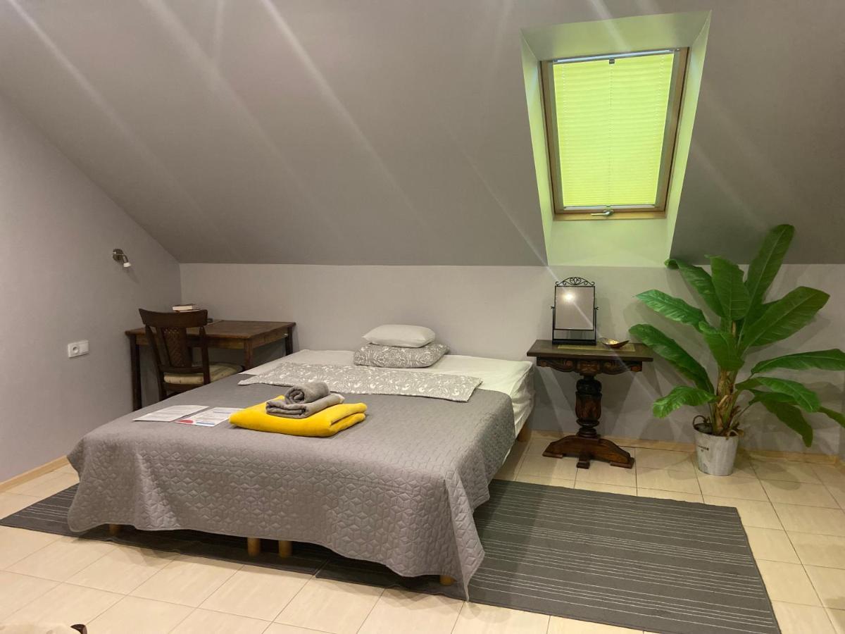 Medison Family Boutique B&B Кельце Экстерьер фото