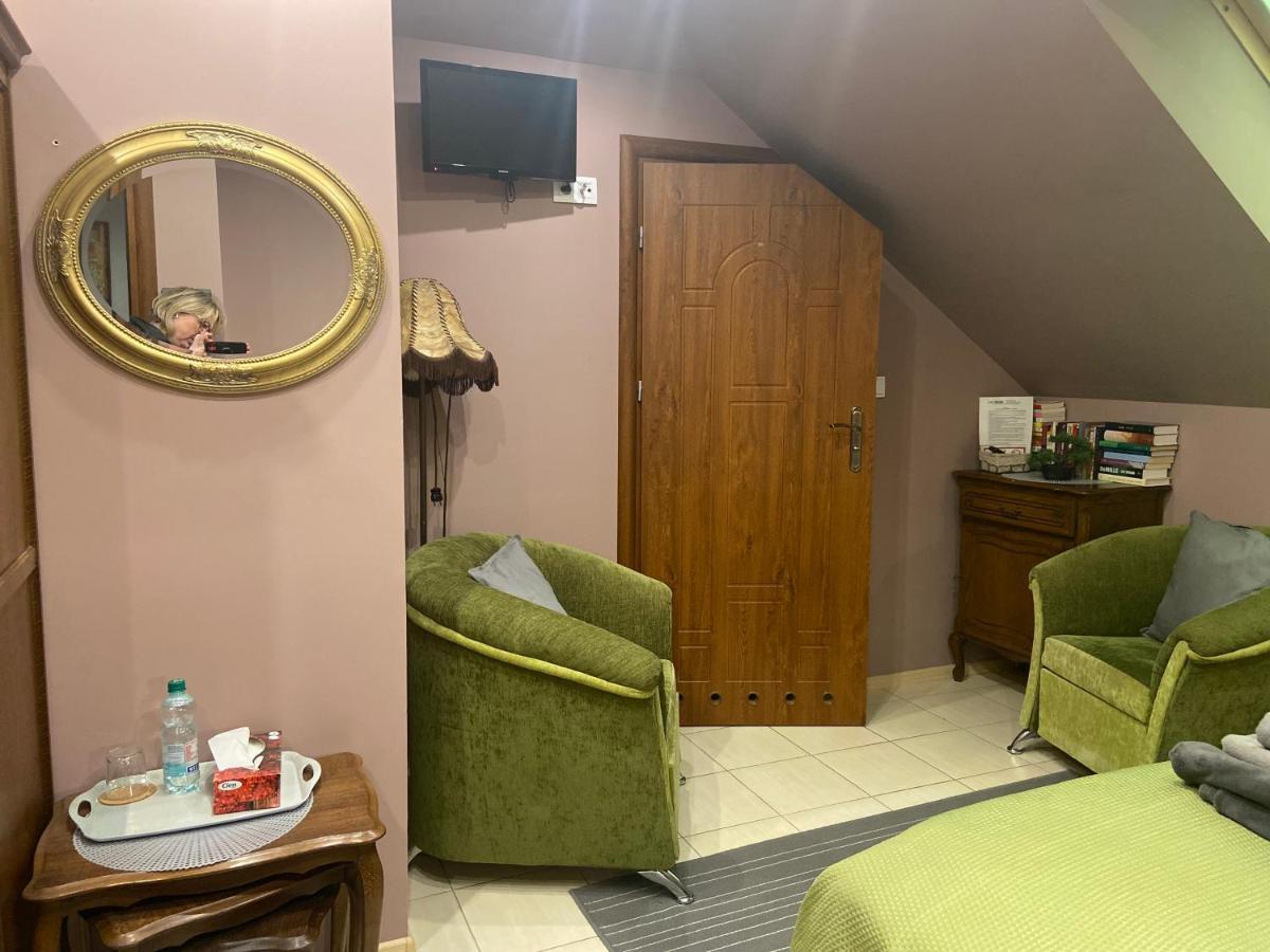 Medison Family Boutique B&B Кельце Экстерьер фото