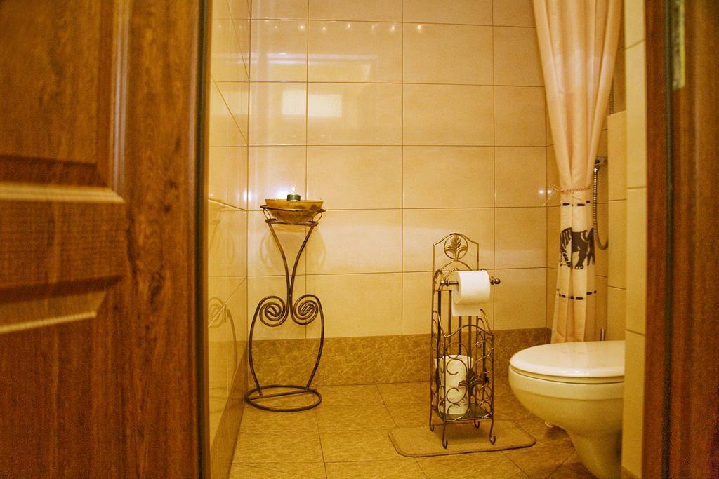Medison Family Boutique B&B Кельце Экстерьер фото