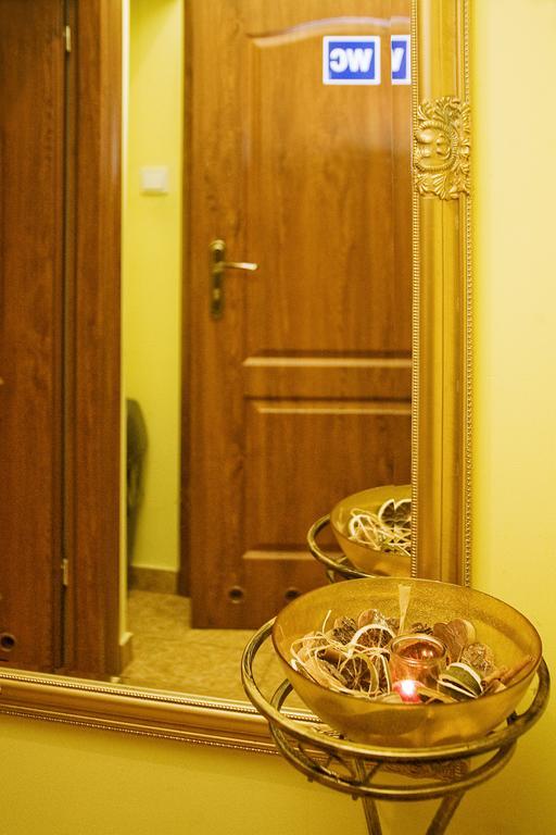 Medison Family Boutique B&B Кельце Экстерьер фото