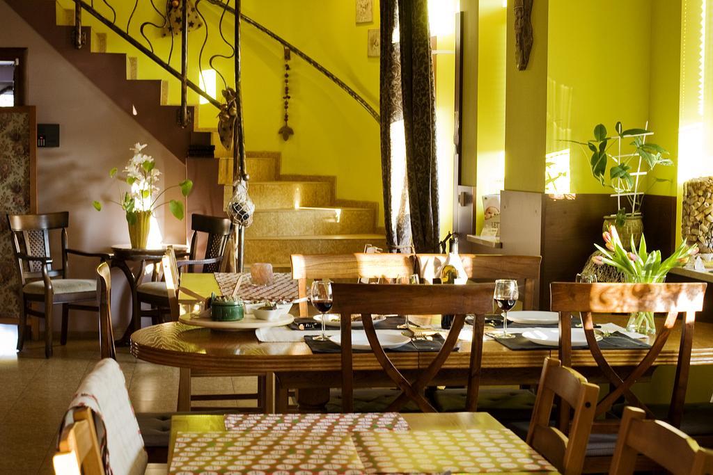 Medison Family Boutique B&B Кельце Экстерьер фото