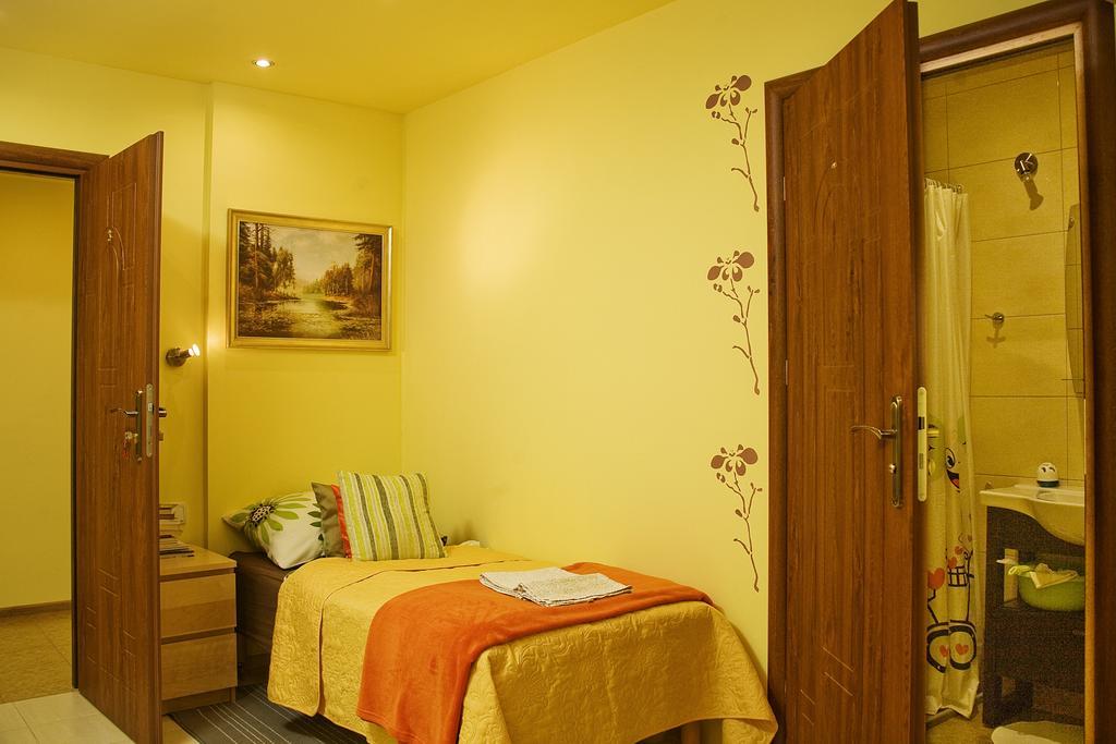 Medison Family Boutique B&B Кельце Номер фото